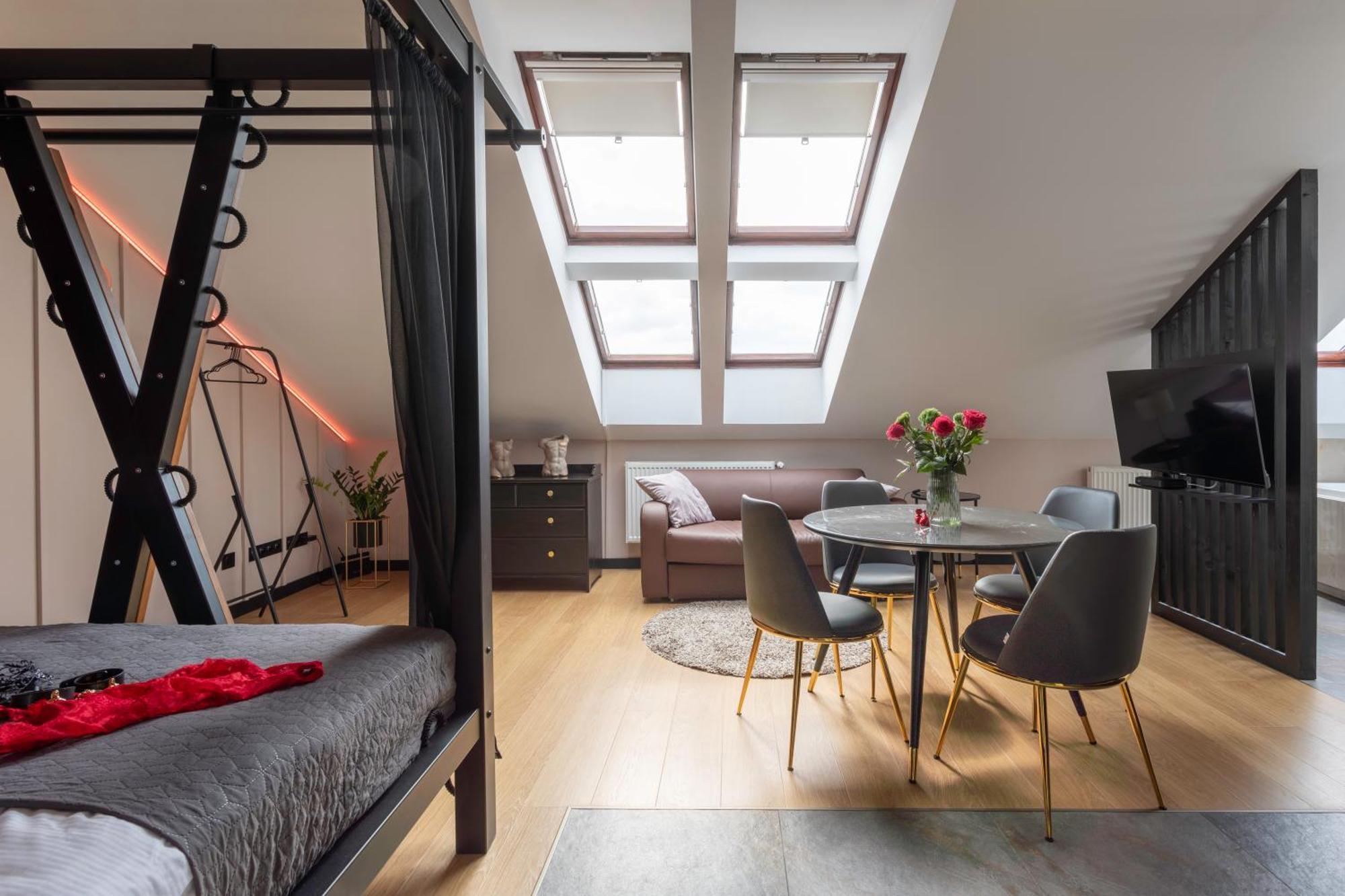 Exclusive Bdsm Apartment Krakow - Adults Only Экстерьер фото